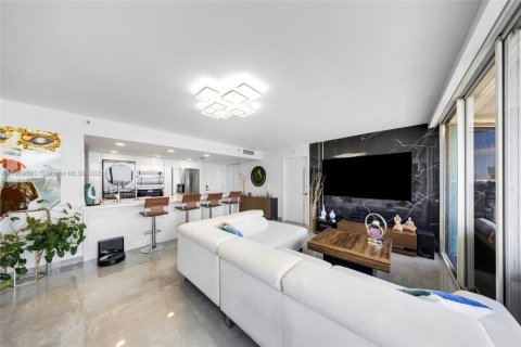 Condominio en venta en North Bay Village, Florida, 2 dormitorios, 95.69 m2 № 1965284 - foto 8