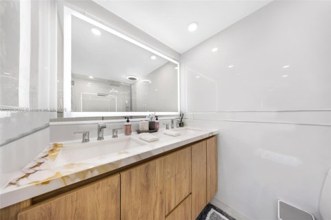 Condominio en venta en North Bay Village, Florida, 2 dormitorios, 95.69 m2 № 1965284 - foto 16