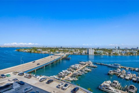 Condominio en venta en North Bay Village, Florida, 2 dormitorios, 95.69 m2 № 1965284 - foto 25