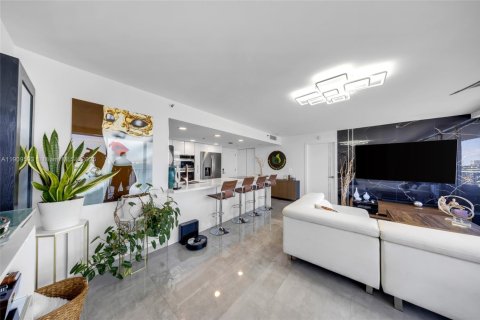 Condominio en venta en North Bay Village, Florida, 2 dormitorios, 95.69 m2 № 1965284 - foto 6