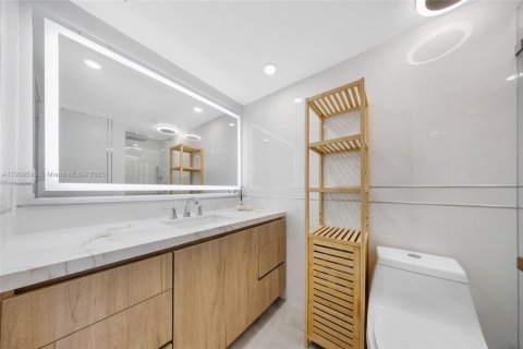 Condominio en venta en North Bay Village, Florida, 2 dormitorios, 95.69 m2 № 1965284 - foto 21