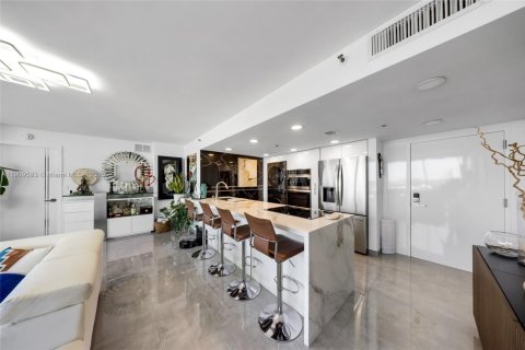 Condominio en venta en North Bay Village, Florida, 2 dormitorios, 95.69 m2 № 1965284 - foto 10