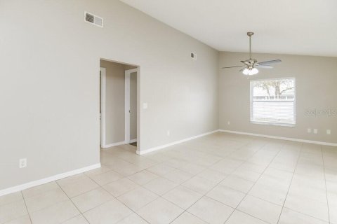 House in Orlando, Florida 3 bedrooms, 128.48 sq.m. № 1883508 - photo 4