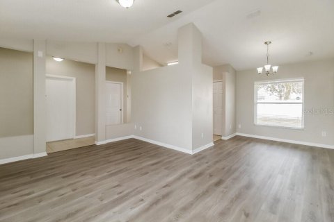 House in Orlando, Florida 3 bedrooms, 128.48 sq.m. № 1883508 - photo 3