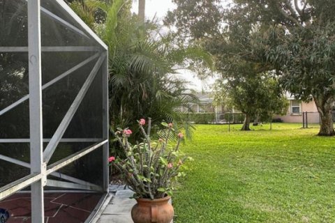 House in Royal Palm Beach, Florida 3 bedrooms, 175.03 sq.m. № 2084175 - photo 23