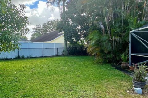 House in Royal Palm Beach, Florida 3 bedrooms, 175.03 sq.m. № 2084175 - photo 22