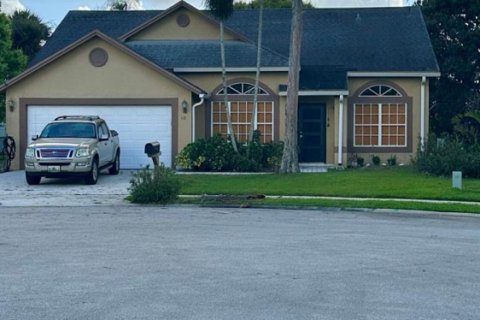 House in Royal Palm Beach, Florida 3 bedrooms, 175.03 sq.m. № 2084175
