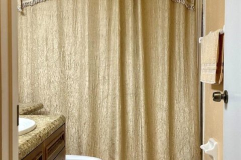 House in Royal Palm Beach, Florida 3 bedrooms, 175.03 sq.m. № 2084175 - photo 16