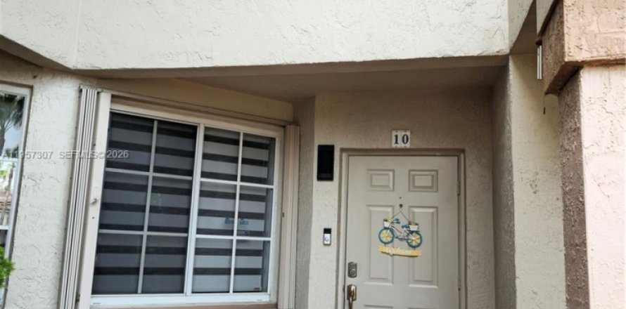 Condominio en Miami, Florida, 3 dormitorios  № 2011265