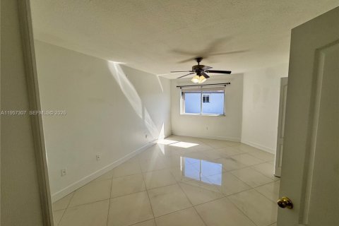 Condominio en venta en Miami, Florida, 3 dormitorios, 148.64 m2 № 2011265 - foto 27