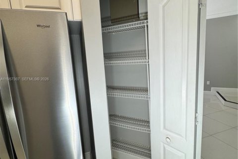 Condominio en venta en Miami, Florida, 3 dormitorios, 148.64 m2 № 2011265 - foto 10