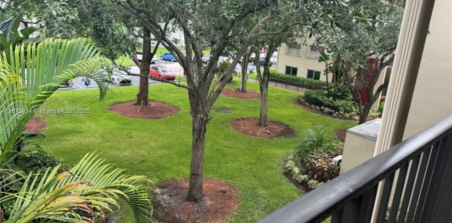 Condo in Pembroke Pines, Florida, 1 bedroom  № 1839267