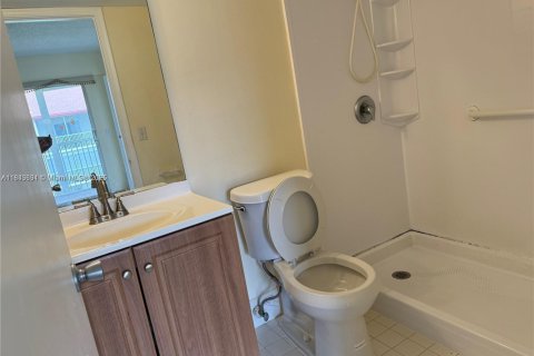 Condo in Pembroke Pines, Florida, 1 bedroom  № 1839267 - photo 11