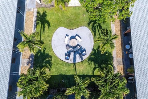 Propiedad comercial en venta en Wilton Manors, Florida, 701.51 m2 № 2032007 - foto 21