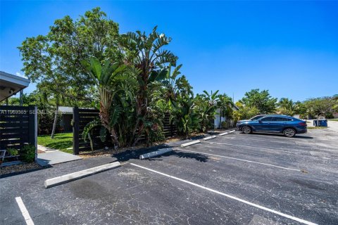 Propiedad comercial en venta en Wilton Manors, Florida, 701.51 m2 № 2032007 - foto 15
