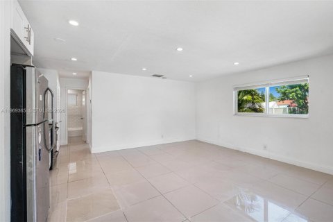 Propiedad comercial en venta en Wilton Manors, Florida, 701.51 m2 № 2032007 - foto 24