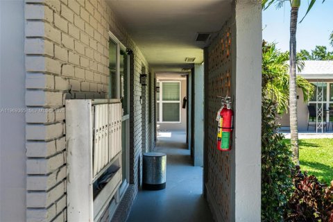 Propiedad comercial en venta en Wilton Manors, Florida, 701.51 m2 № 2032007 - foto 10