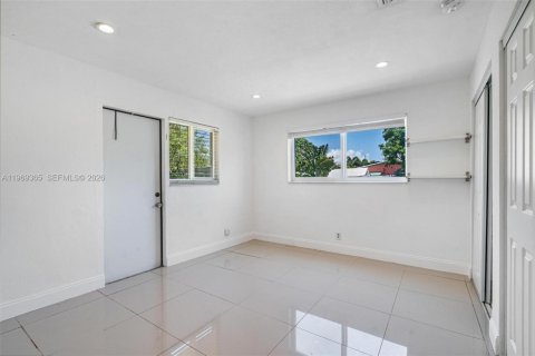 Propiedad comercial en venta en Wilton Manors, Florida, 701.51 m2 № 2032007 - foto 28