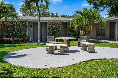 Propiedad comercial en venta en Wilton Manors, Florida, 701.51 m2 № 2032007 - foto 14