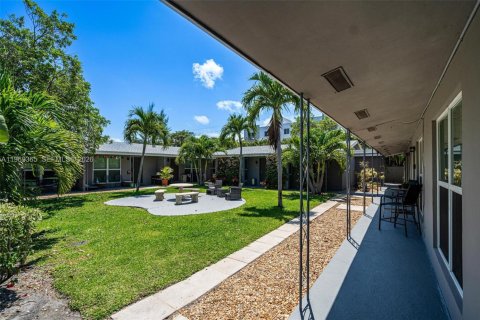 Propiedad comercial en venta en Wilton Manors, Florida, 701.51 m2 № 2032007 - foto 17
