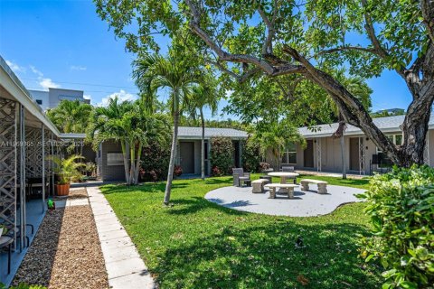 Propiedad comercial en venta en Wilton Manors, Florida, 701.51 m2 № 2032007 - foto 13