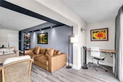 Condo in Key Biscayne, Florida, 1 bedroom  № 1888821 - photo 10