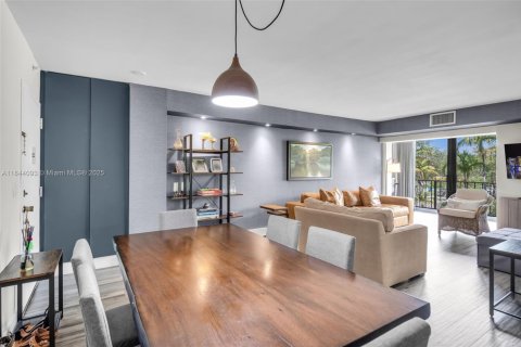 Condo in Key Biscayne, Florida, 1 bedroom  № 1888821 - photo 7