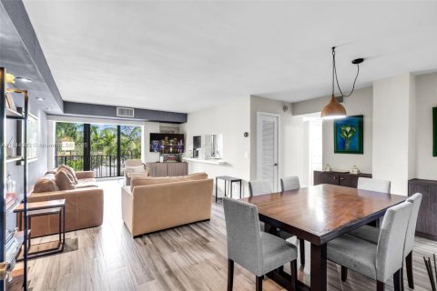 Condo in Key Biscayne, Florida, 1 bedroom  № 1888821 - photo 2