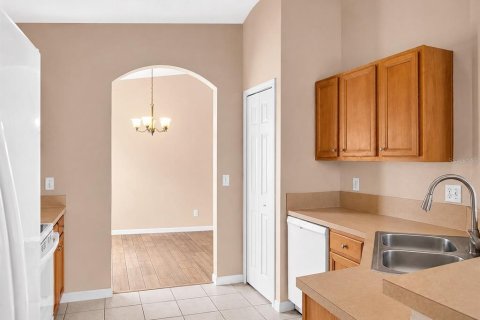 House in Davenport, Florida 5 bedrooms, 195.65 sq.m. № 2207241 - photo 15