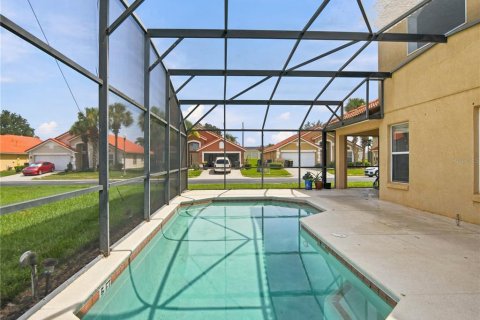 House in Davenport, Florida 5 bedrooms, 195.65 sq.m. № 2207241 - photo 2