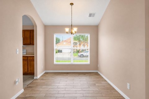 House in Davenport, Florida 5 bedrooms, 195.65 sq.m. № 2207241 - photo 18