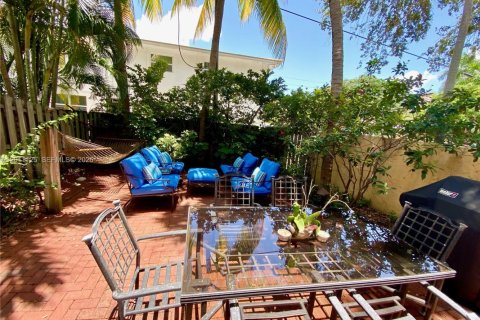 Townhouse in Fort Lauderdale, Florida 2 bedrooms, 100.33 sq.m. № 2075256 - photo 14