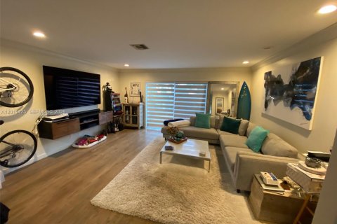 Townhouse in Fort Lauderdale, Florida 2 bedrooms, 100.33 sq.m. № 2075256 - photo 3