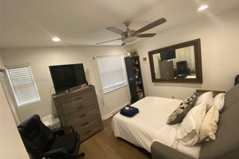 Townhouse in Fort Lauderdale, Florida 2 bedrooms, 100.33 sq.m. № 2075256 - photo 11