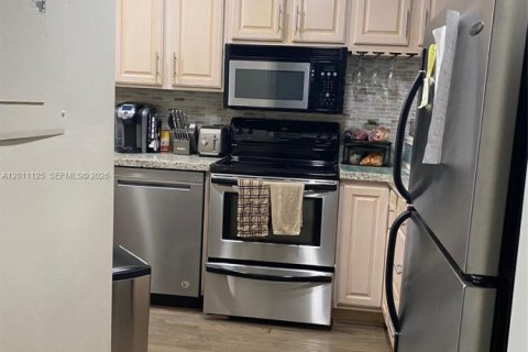 Townhouse in Fort Lauderdale, Florida 2 bedrooms, 100.33 sq.m. № 2075256 - photo 6