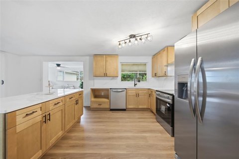 Villa ou maison à vendre à Lakeland, Floride: 4 chambres, 171.68 m2 № 2408212 - photo 5
