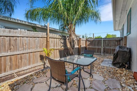 Casa en venta en Gulfport, Florida, 2 dormitorios, 68.56 m2 № 1777224 - foto 24