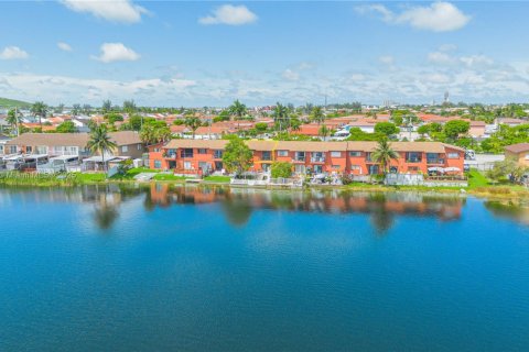 Купить кондоминиум в Хайалиа, Флорида 2 спальни, 69.68м2, № 1979740 - фото 13