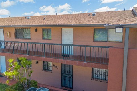 Купить кондоминиум в Хайалиа, Флорида 2 спальни, 69.68м2, № 1979740 - фото 14