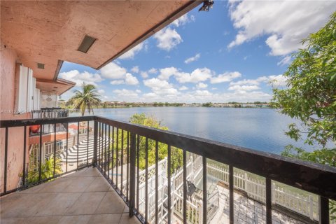 Купить кондоминиум в Хайалиа, Флорида 2 спальни, 69.68м2, № 1979740 - фото 12