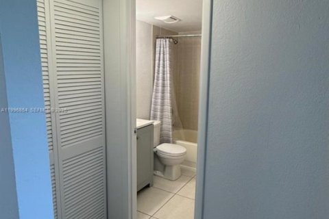 Apartamento en alquiler en Hialeah, Florida, 1 dormitorio, 61.32 m2 № 2058511 - foto 7