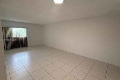 Apartamento en alquiler en Hialeah, Florida, 1 dormitorio, 61.32 m2 № 2058511 - foto 6
