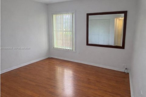 Apartamento en alquiler en Hialeah, Florida, 1 dormitorio, 61.32 m2 № 2058511 - foto 13