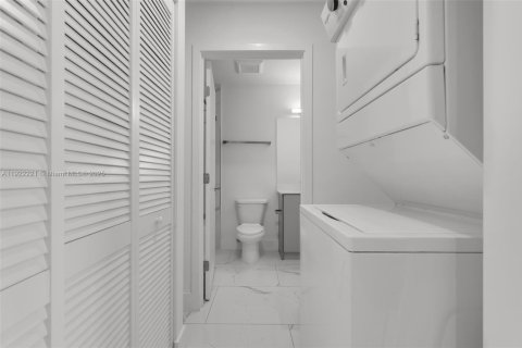 Apartamento en alquiler en Miami Springs, Florida, 2 dormitorios, 86.49 m2 № 2060010 - foto 19