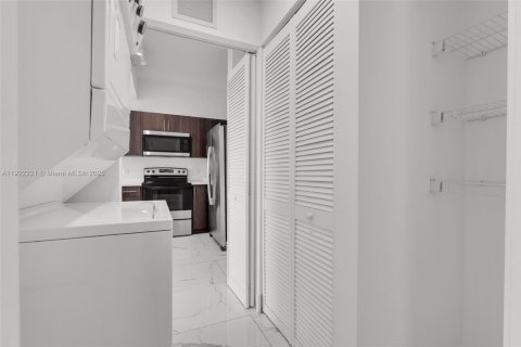 Apartamento en alquiler en Miami Springs, Florida, 2 dormitorios, 86.49 m2 № 2060010 - foto 20