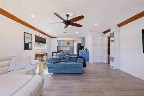 Villa ou maison à vendre à Gulfport, Floride: 3 chambres, 111.3 m2 № 2143295 - photo 9