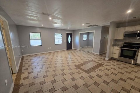 Casa en venta en Sebring, Florida, 3 dormitorios № 1892418 - foto 8
