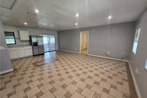 Casa en venta en Sebring, Florida, 3 dormitorios № 1892418 - foto 6