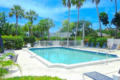 Condo in Sarasota, Florida, 2 bedrooms № 842627 - photo 18