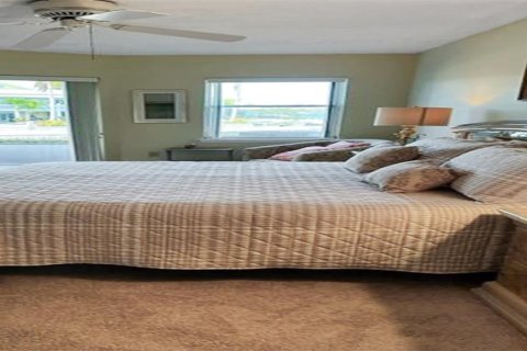 Condo in Sarasota, Florida, 2 bedrooms № 842627 - photo 11